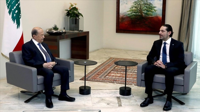 Hükümeti kurmakla görevlendirilen Saad Hariri (sağda) ile Cumhurbaşkanı Mişel Avn (solda) arasındaki 'bakan sayısı' tartışmaları nedeniyle aylardır hükümet kurulamıyor. Fotoğraf: AA